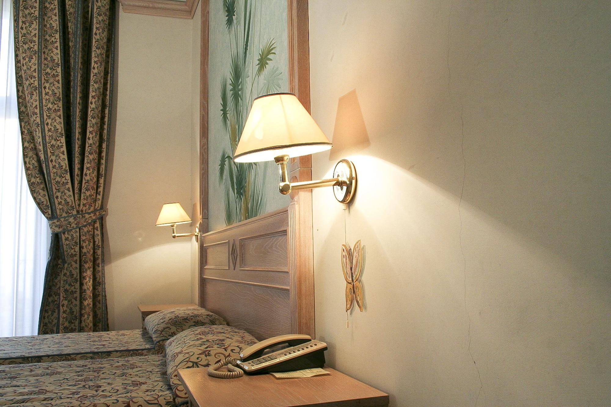 Hotel De La Ville Civitavecchia Extérieur photo
