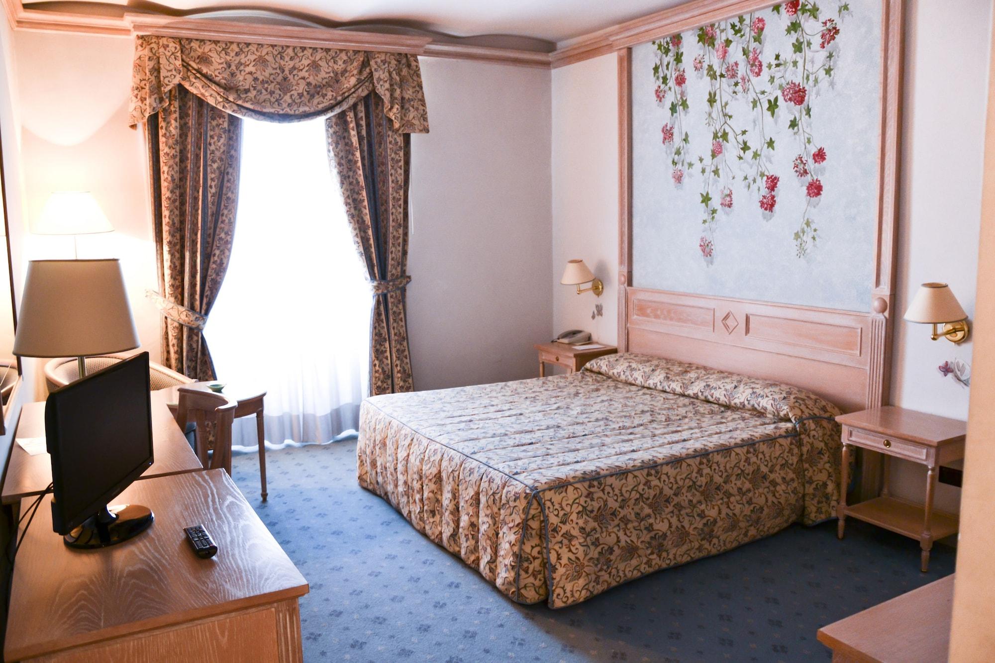 Hotel De La Ville Civitavecchia Extérieur photo